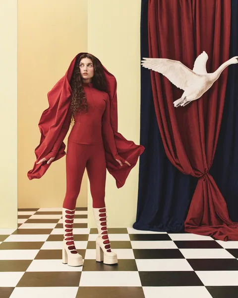 HEY BECCA × JERRY HEIL — кадр 2 з проєкту